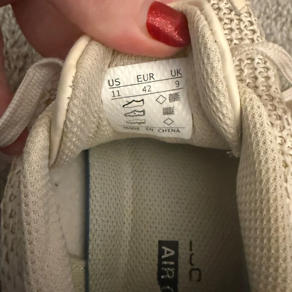 Elegant Cream Platform Sneakers for Women - Picture 10 of 10